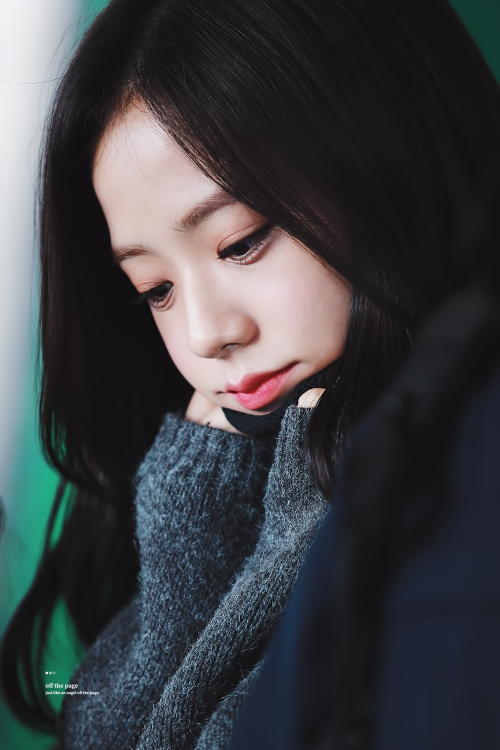 Jisoo (Black Pink)