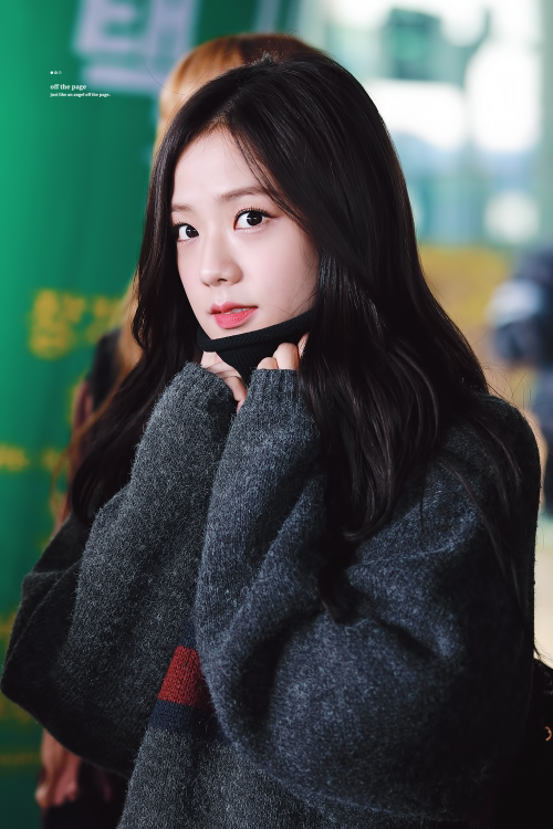 Jisoo (Black Pink)