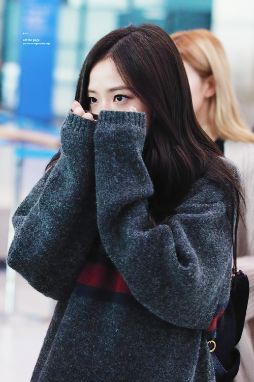 Jisoo (Black Pink)