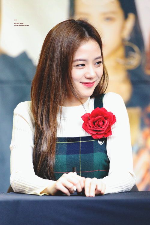 Jisoo (Black Pink)