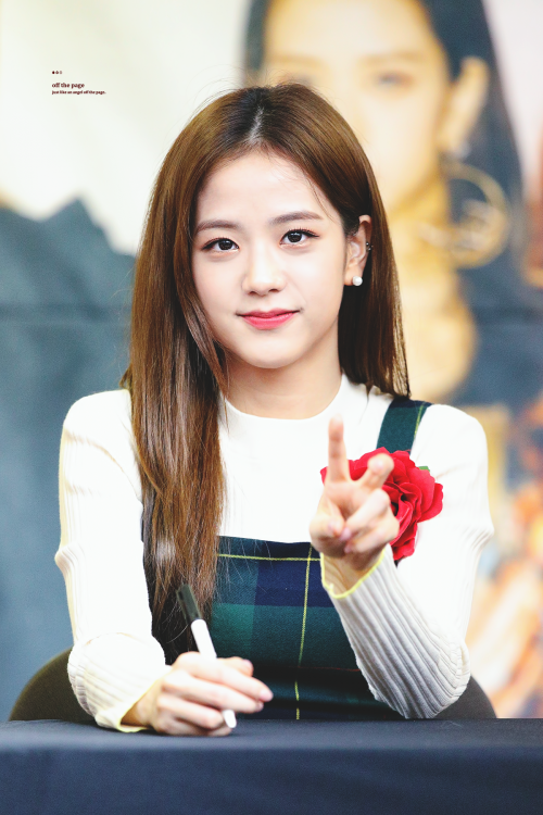 Jisoo (Black Pink)