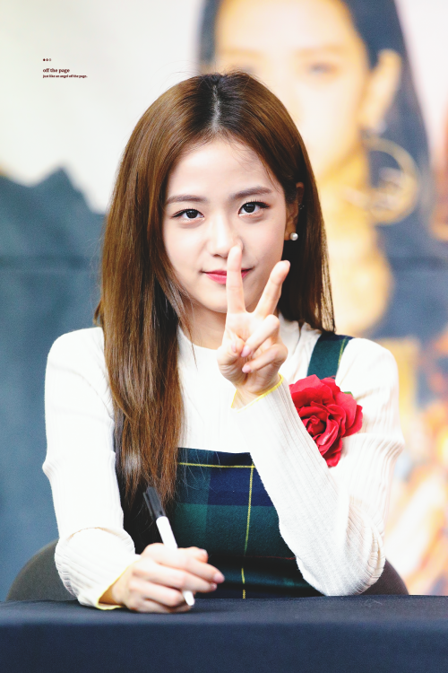 Jisoo (Black Pink)