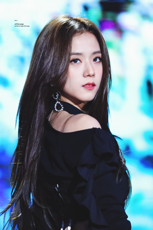 Jisoo (Black Pink)