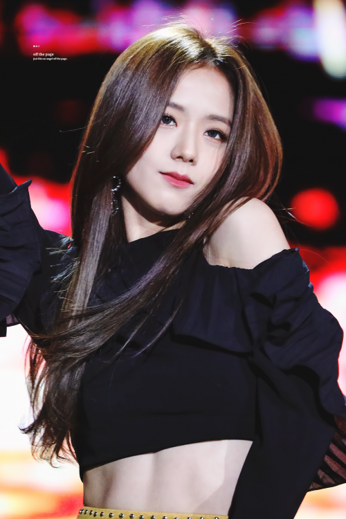 Jisoo (Black Pink)