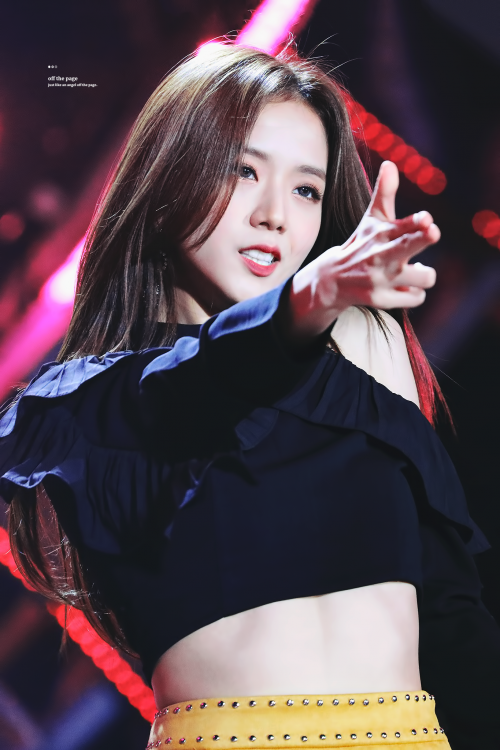 Jisoo (Black Pink)