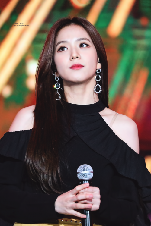 Jisoo (Black Pink)