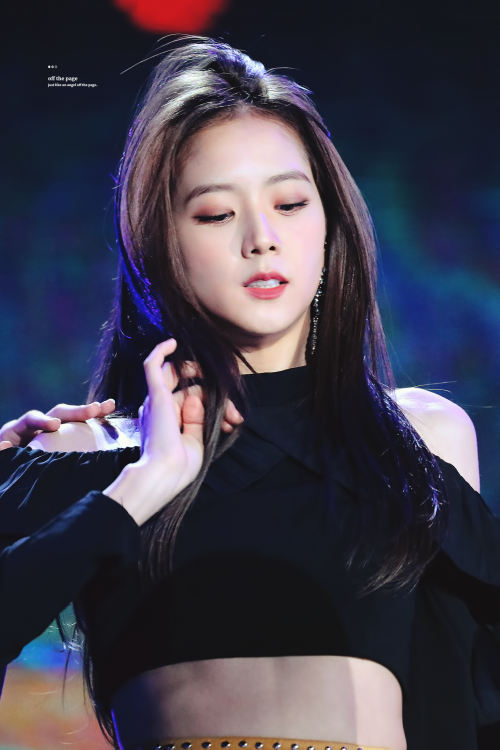 Jisoo (Black Pink)