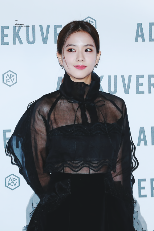 Jisoo (Black Pink)