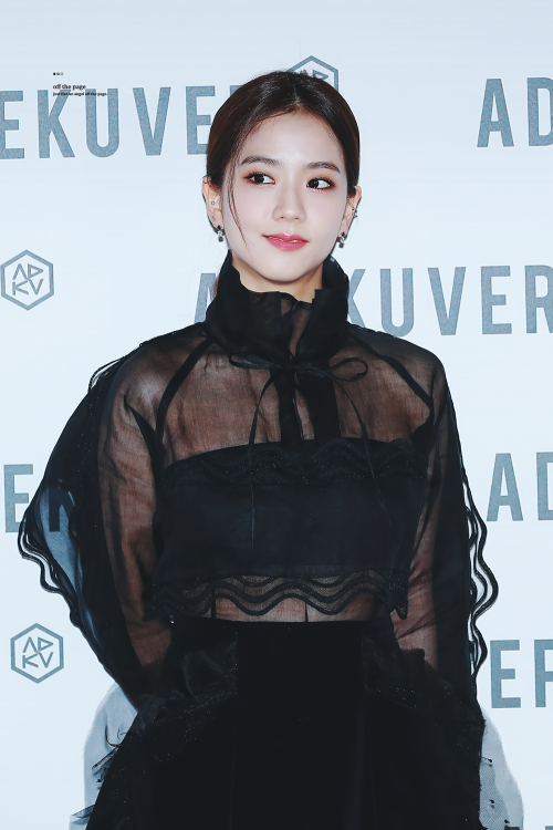 Jisoo (Black Pink)