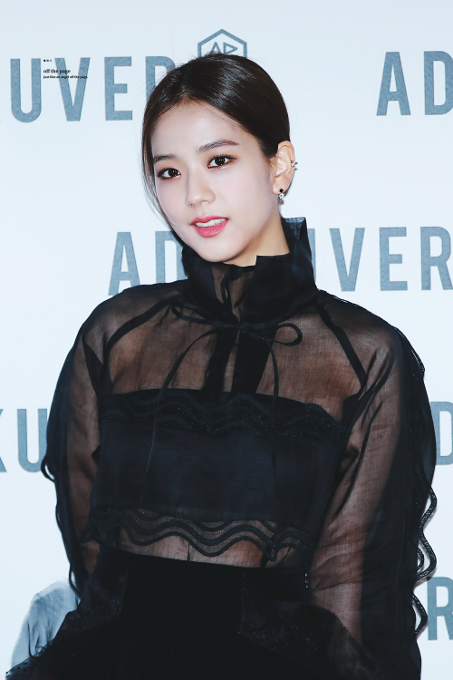 Jisoo (Black Pink)