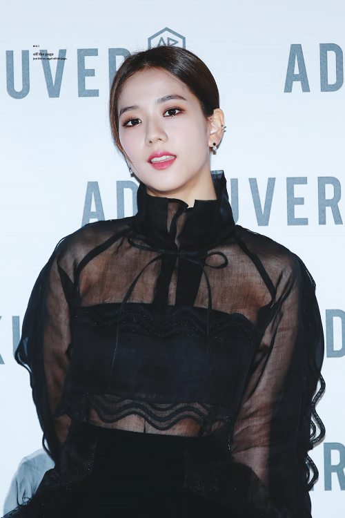 Jisoo (Black Pink)