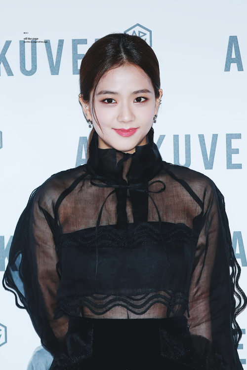 Jisoo (Black Pink)