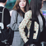 Jisoo-Black-Pink-150-14