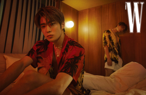 Johnny_Jaehyun_W_Korea_May_2020_3.jpg