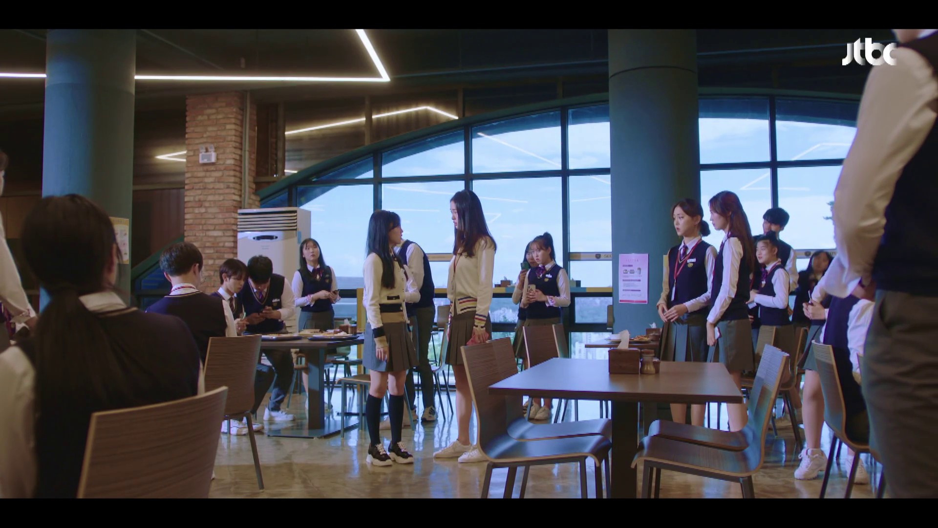 Screenshot of Live On 2025 S01 Completed Hindi ORG Full Series Link in Korean Multi Audio WEB-DL | MovieLinkBD  movielinkbd.com