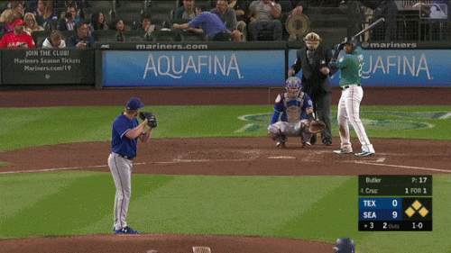 Mazara-diving-catch-RF-at-SEA-9-28-2018.gif