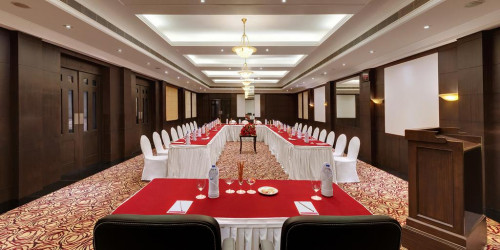 Meeting-Room-In-Ramada-Varanasi.jpg