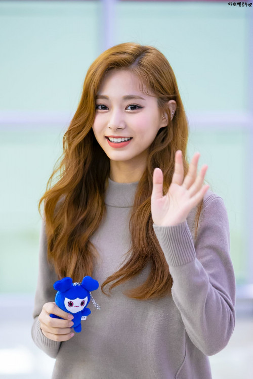 Tzuyu-1-1.jpg