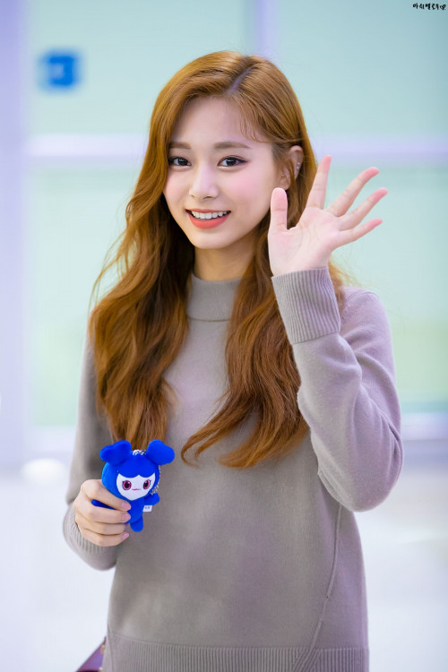 Tzuyu-1-3.jpg