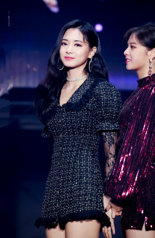 Tzuyu-13-7.jpg