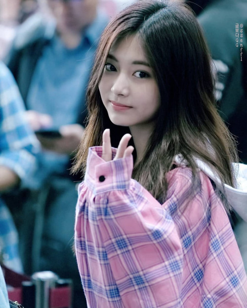 Tzuyu (Twice)