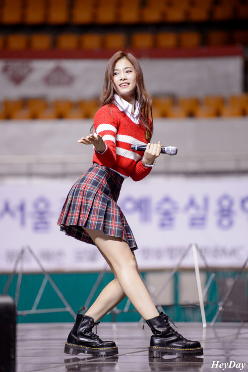 Tzuyu-93ad445780f9d4a19.jpg