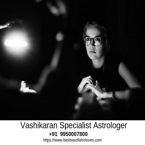 Vashikaran-Specialist-Astrologer800X.jpg