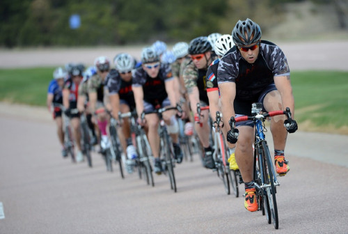 cycling-apparel-manufacturers20dd3049b7c31f92.jpg