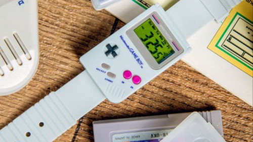 Now you're playing with power! For those of you looking for a really cool geektastic watch, this retro-style Nintendo Game Boy watch is exactly.