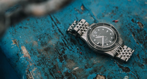 The Paris-based microbrand Baltic has revealed its latest vintage-inspired watch, this time a rugged, pretty, and affordable diver called.