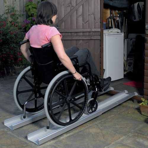 lightweight-telescopic-wheelchair-ramps1.jpg