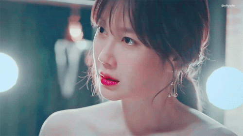 뭐?
#심수련 #탈의실