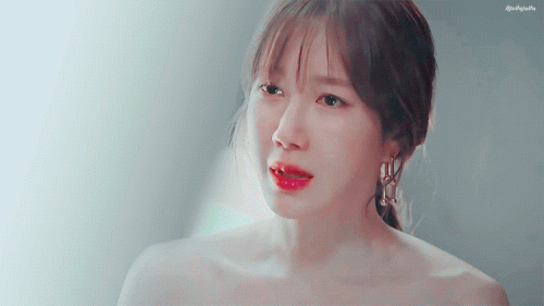 난 이미 벌 받고 있단 말이야
행복하지 않아
#심수련 #탈의실