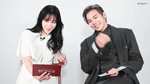 이지아×박은석 ‘코멘터리’가 이렇게 설렌다구요?
https://tv.naver.com/v/18412335
#심수련 #로건리