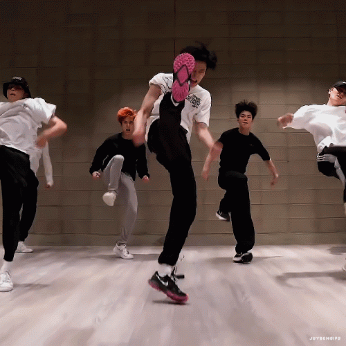 stealerdancepractice-2.gif