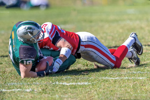 D.j. Battistella Jr making a tackle